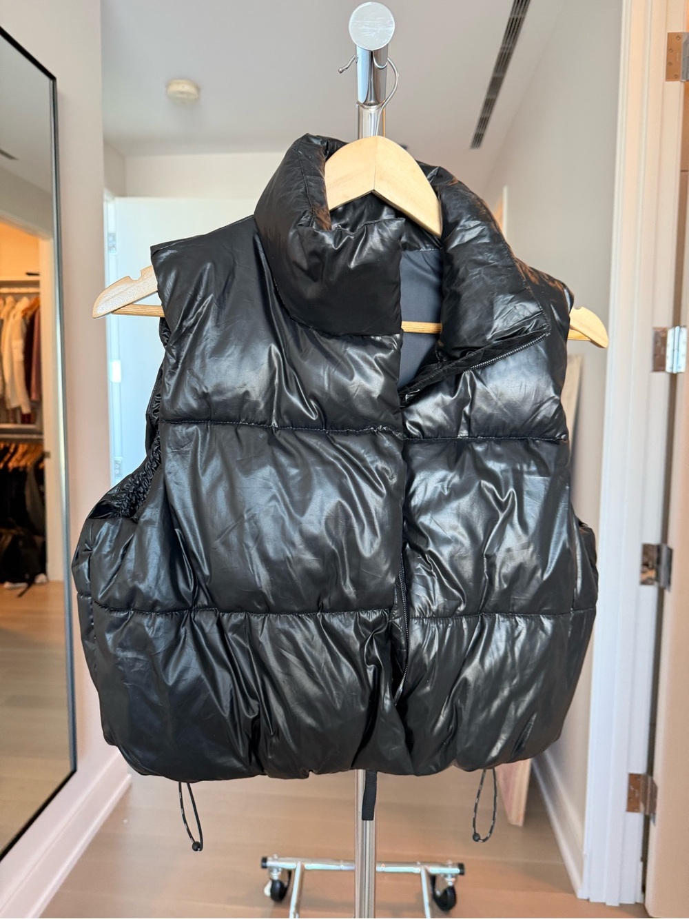 Vuori Black Shiny Quilted Puffer Vest